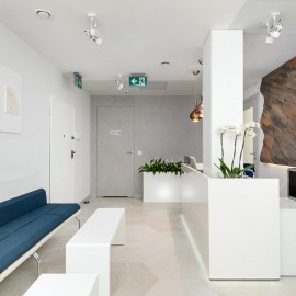 poczekalnia_recepcja_beton architektoniczny